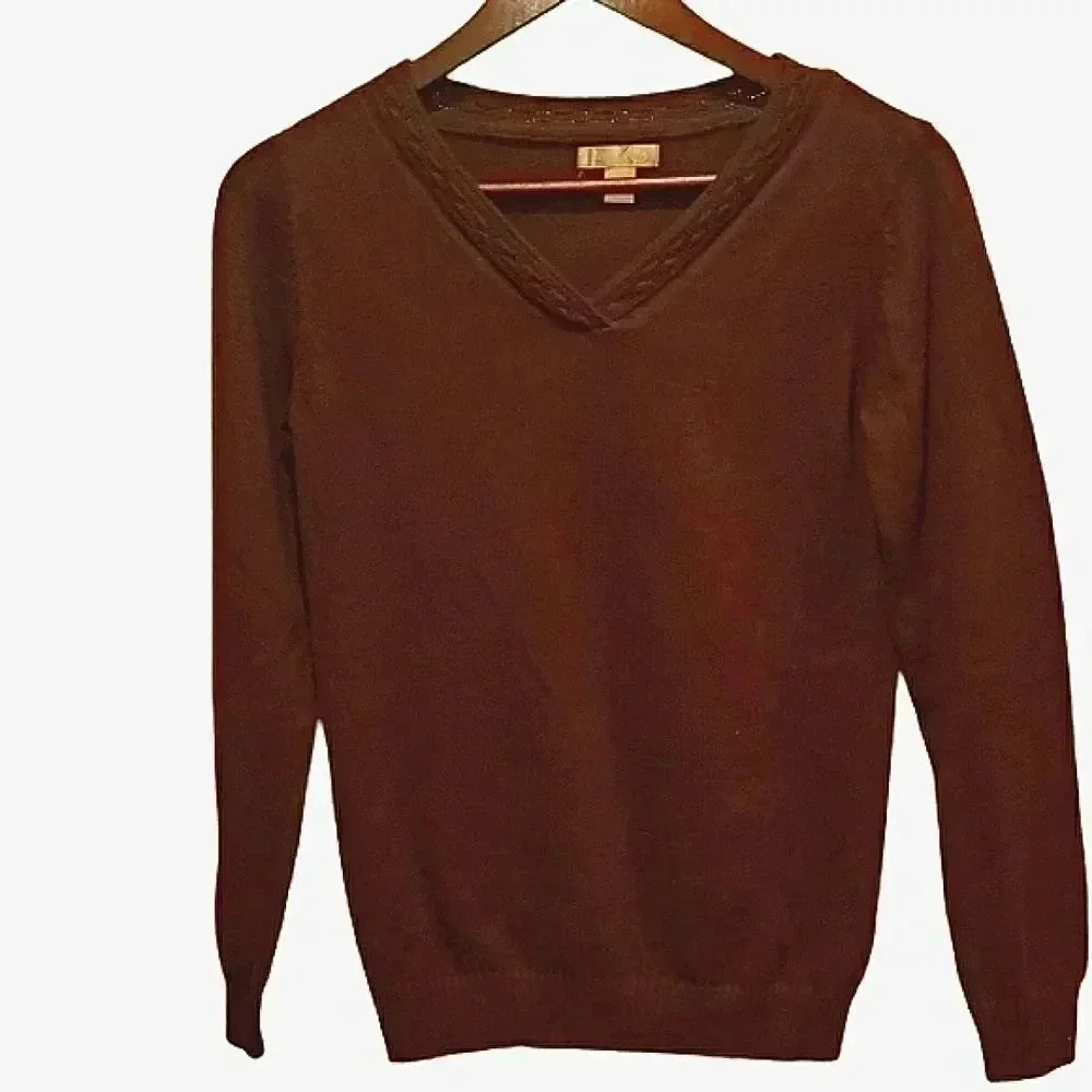 𝅺WHITE Stag brown v neck sweater Size Small (4-6)